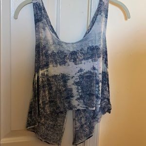 URBAN OUTFITTERS OPEN BACK CROP TOP